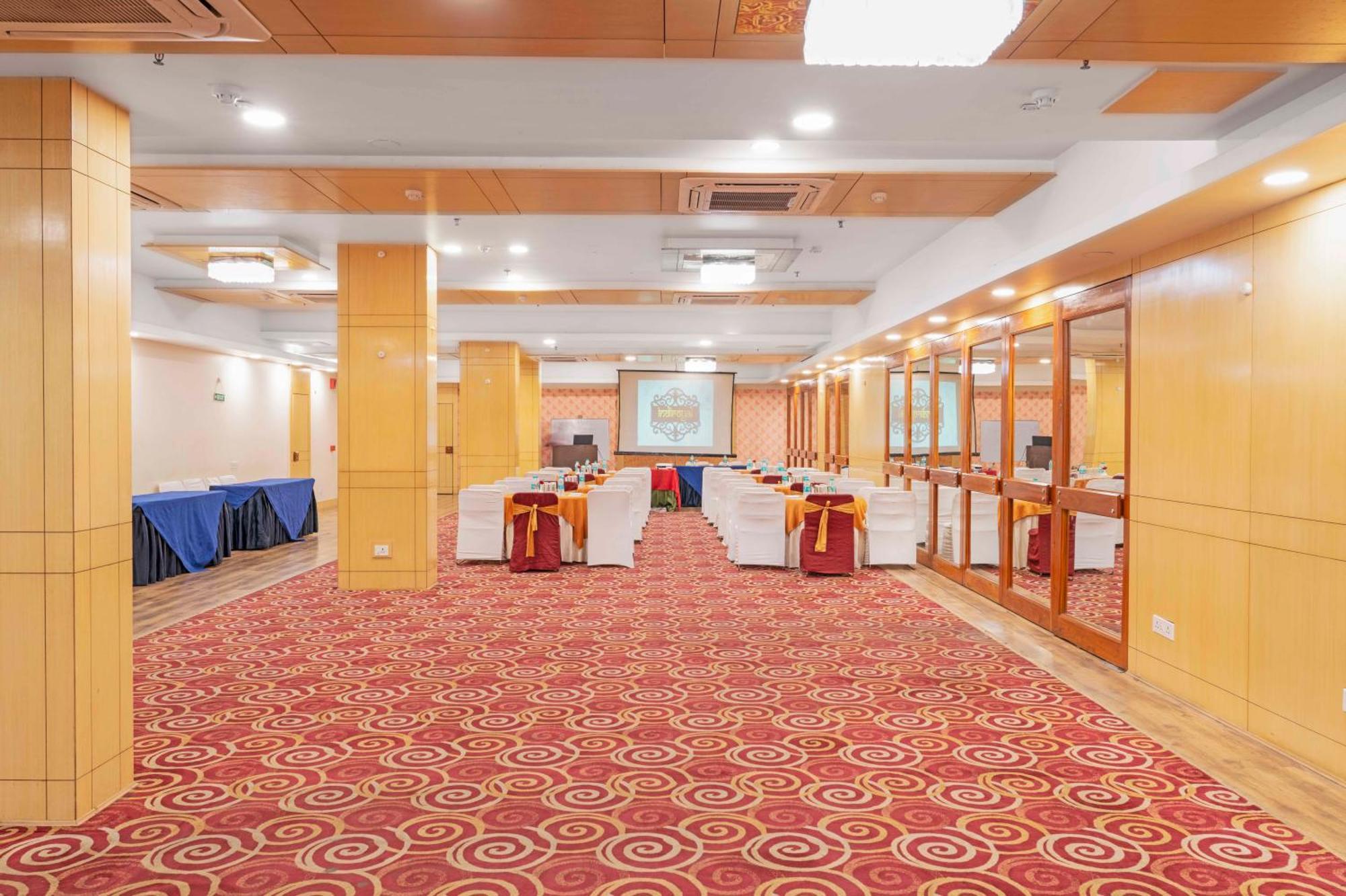 Indismart Hotel Kalküta Dış mekan fotoğraf