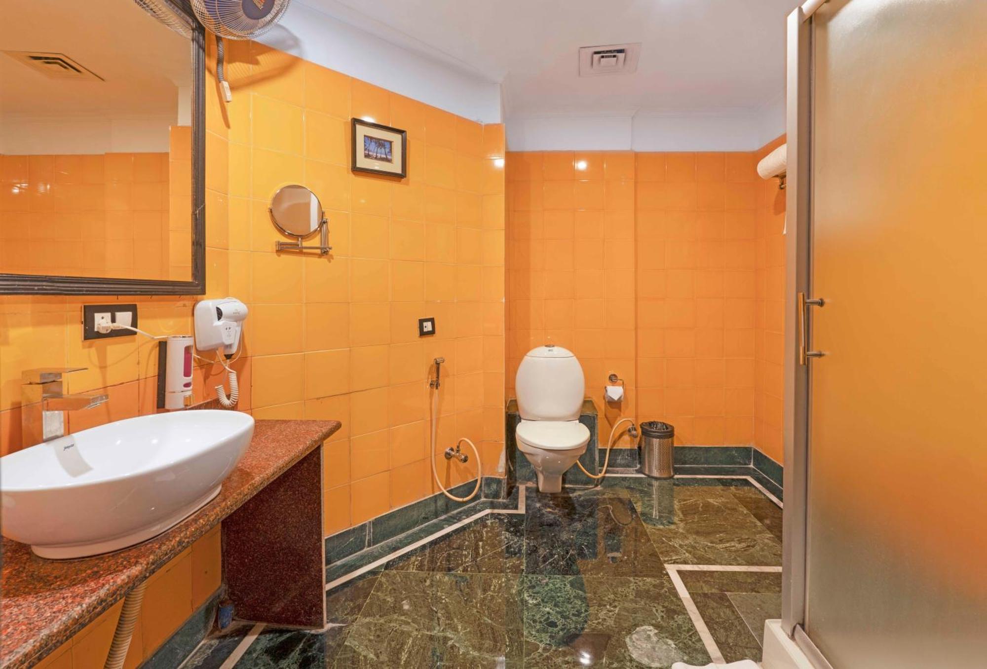 Indismart Hotel Kalküta Dış mekan fotoğraf