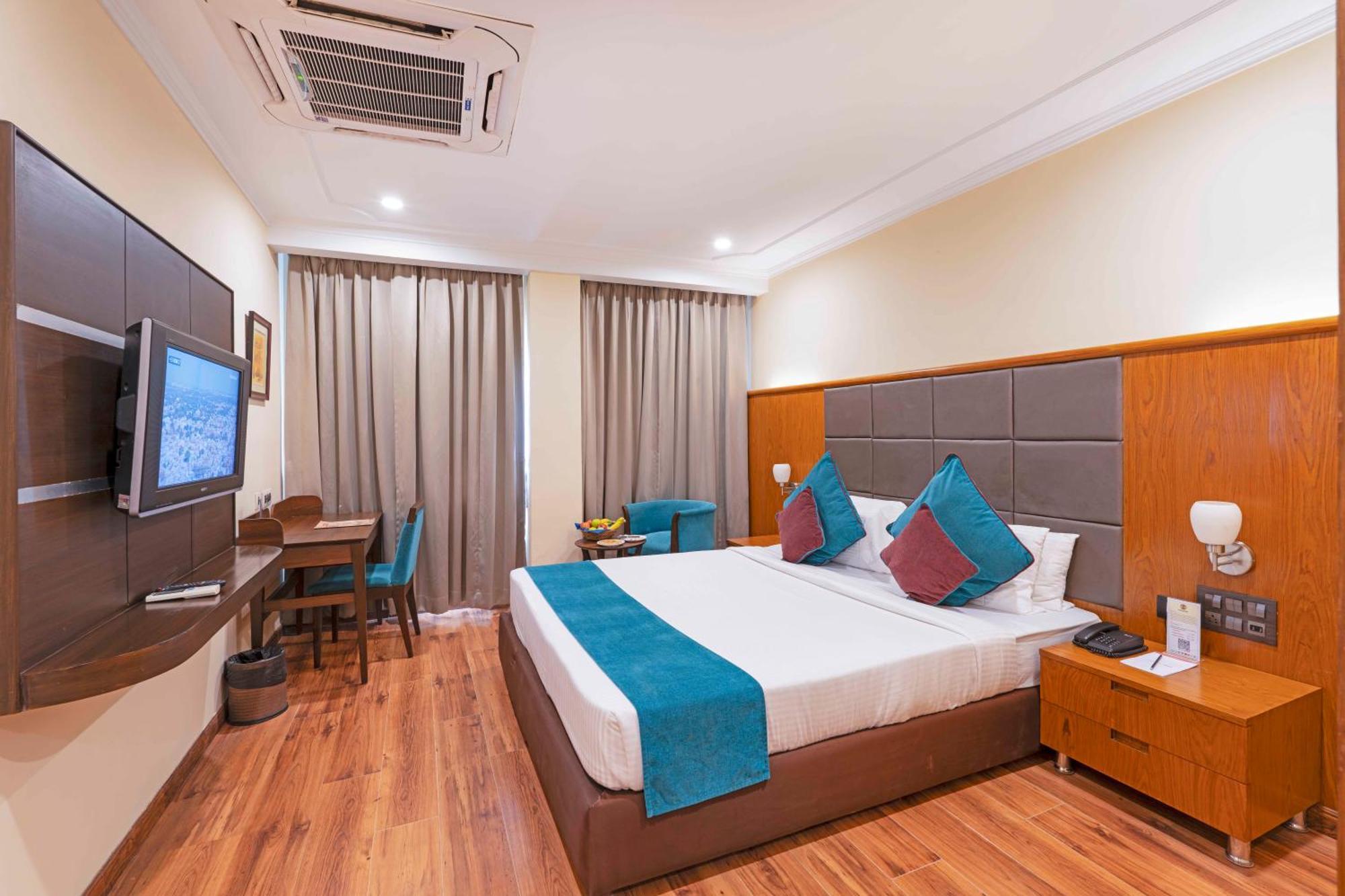 Indismart Hotel Kalküta Dış mekan fotoğraf