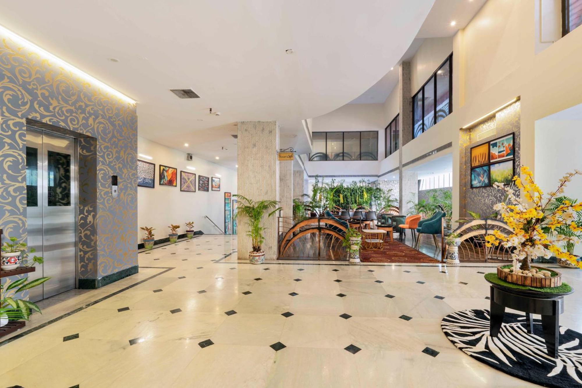 Indismart Hotel Kalküta Dış mekan fotoğraf