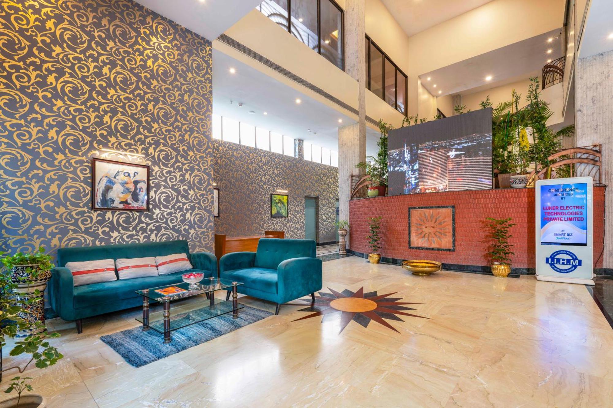 Indismart Hotel Kalküta Dış mekan fotoğraf