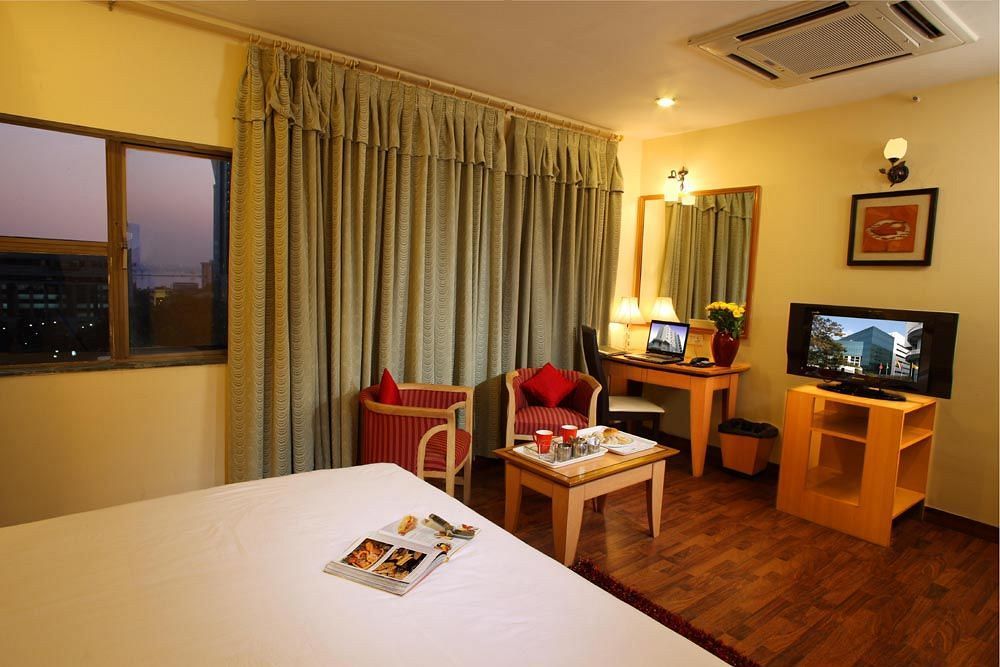 Indismart Hotel Kalküta Dış mekan fotoğraf