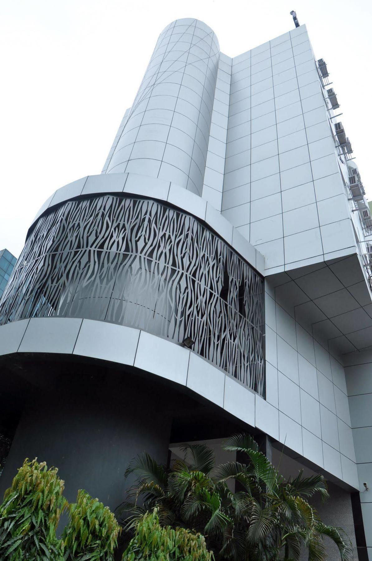 Indismart Hotel Kalküta Dış mekan fotoğraf