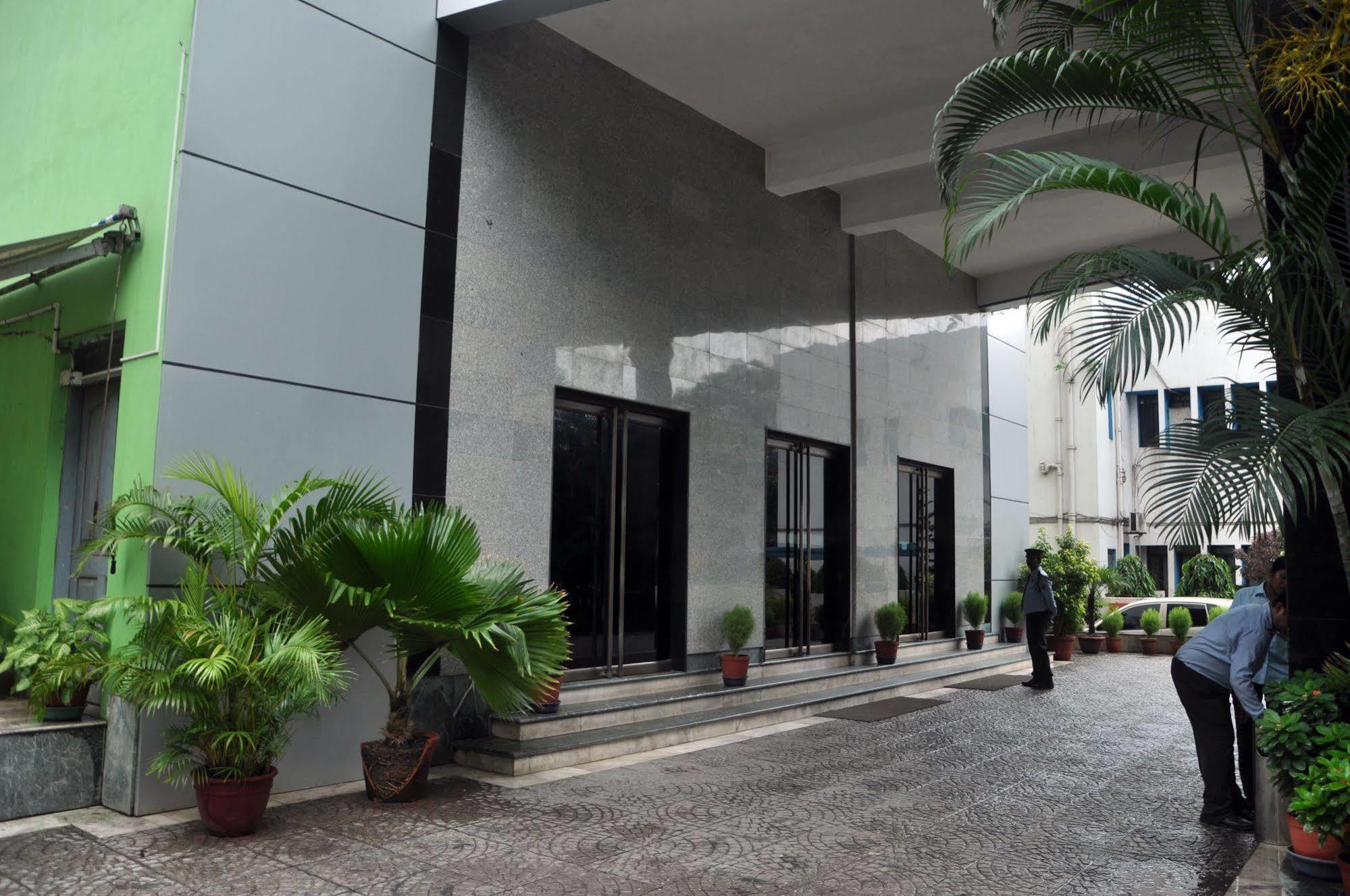 Indismart Hotel Kalküta Dış mekan fotoğraf